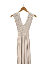 Carica l'immagine nel visualizzatore di Gallery, Abito in mussola di cotone colore beige