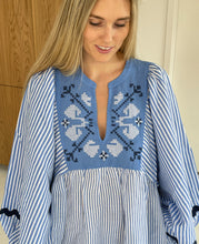 Carica l'immagine nel visualizzatore di Gallery, Abito in lino e cotone a righe