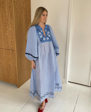 Carica l'immagine nel visualizzatore di Gallery, Abito in lino e cotone a righe