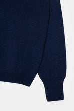 Carica l'immagine nel visualizzatore di Gallery, Maglia sottile in cashmere rigenerato colore blu marina