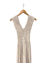 Carica l'immagine nel visualizzatore di Gallery, Abito in mussola di cotone colore beige
