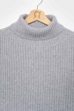Carica l&#39;immagine nel visualizzatore di Gallery, Recycled cashmere neck warmer - Grey
