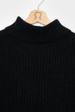 Carica l&#39;immagine nel visualizzatore di Gallery, Recycled cashmere neck warmer - Black
