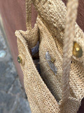 Carica l&#39;immagine nel visualizzatore di Gallery, Borsa a tracolla in rafia
