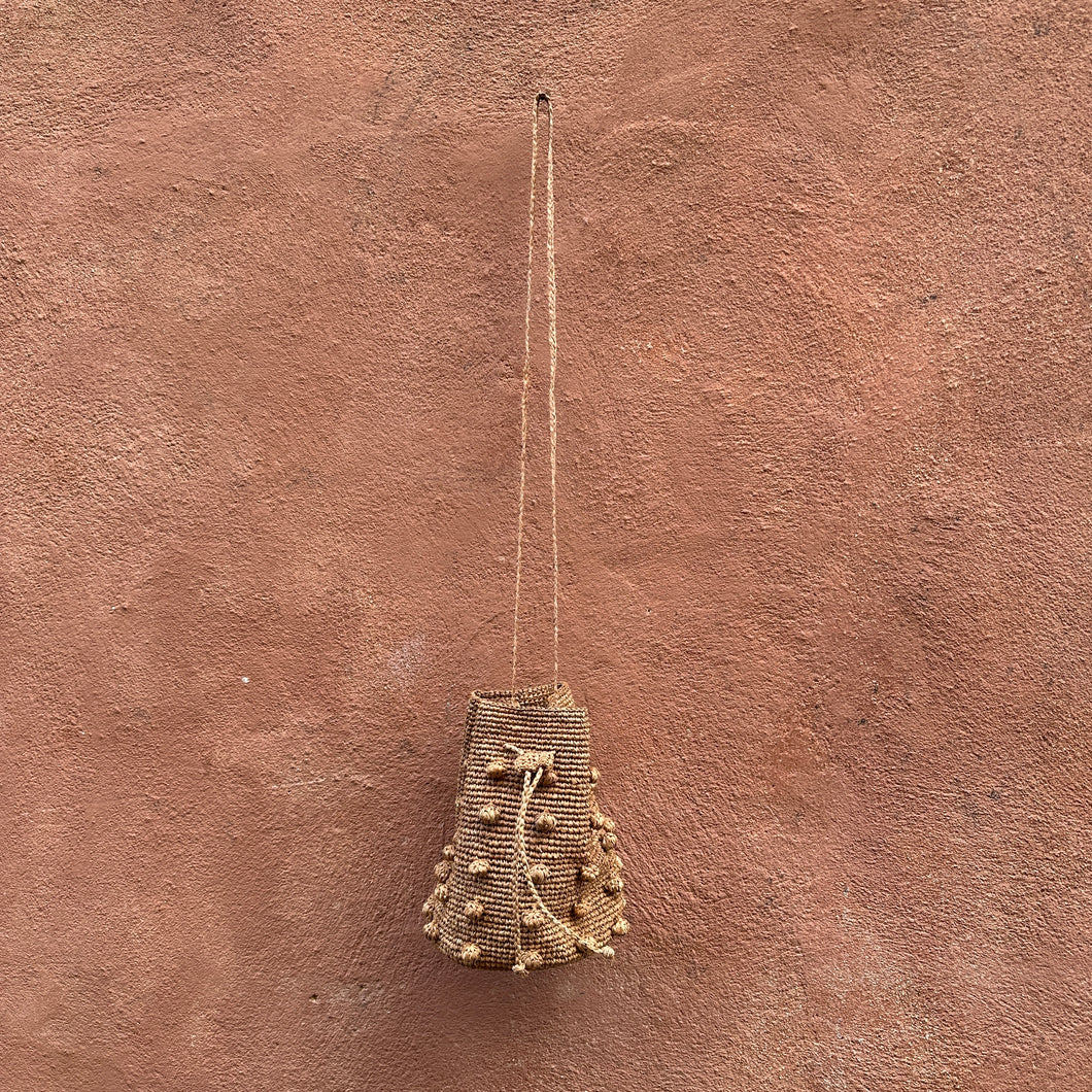 Secchiellino in rafia con tracolla e decorazione a pon-pon