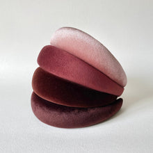 Carica l&#39;immagine nel visualizzatore di Gallery, Velvet headband - Cherry red

