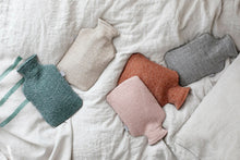 Carica l&#39;immagine nel visualizzatore di Gallery, Hot water bottle with wool cover - Cinnamon
